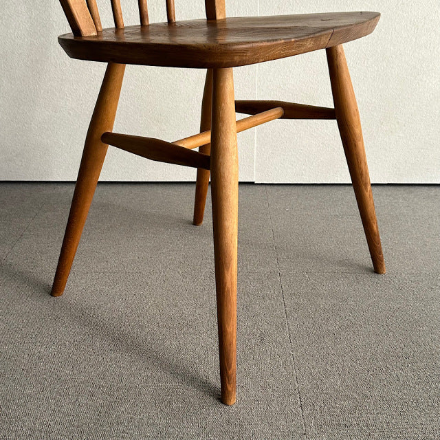 こっちのアーコール　ERCOL フープバックチェア　商品番号25113f