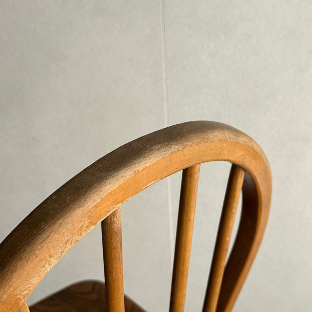 こっちのアーコール　ERCOL フープバックチェア　商品番号25113f