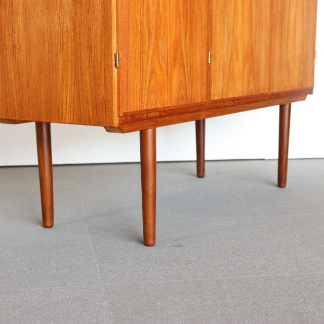 デンマーク製ミニサイドボード　　【取っ手がありません】　ItemCode-30001