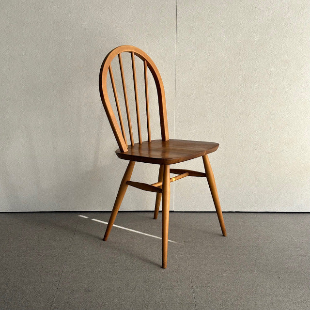こっちのアーコール　ERCOL フープバックチェア　商品番号25113b