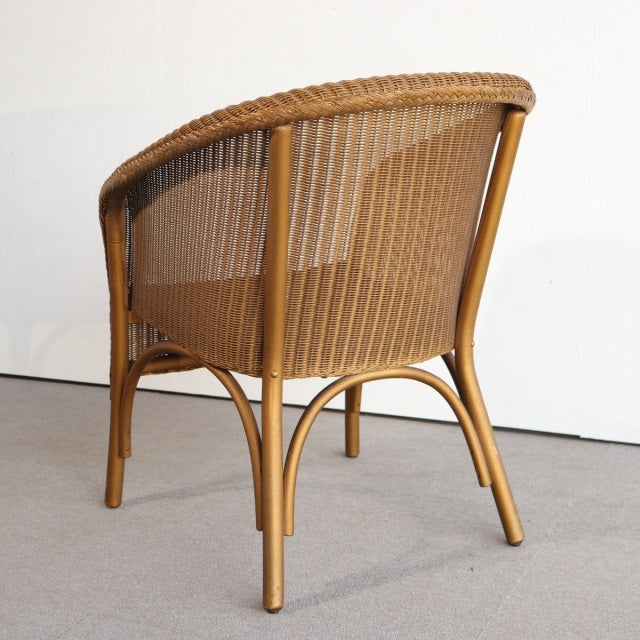 【朽ち果てるまで屋外でお使いください】　ロイドルームLLOYD LOOM アームチェア　商品番号26150a