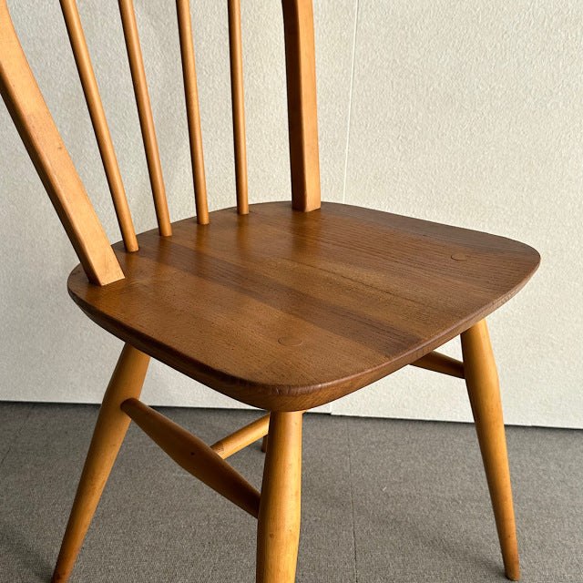 こっちのアーコール　ERCOL フープバックチェア　商品番号25113b