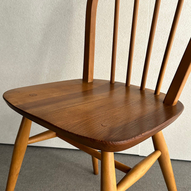 こっちのアーコール　ERCOL フープバックチェア　商品番号25113b