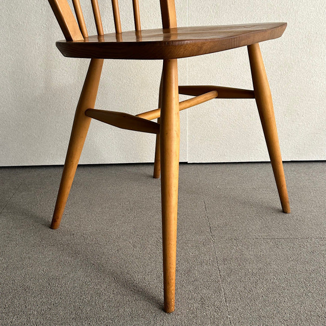 こっちのアーコール　ERCOL フープバックチェア　商品番号25113b
