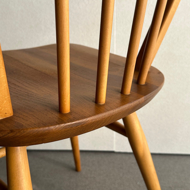 こっちのアーコール　ERCOL フープバックチェア　商品番号25113b