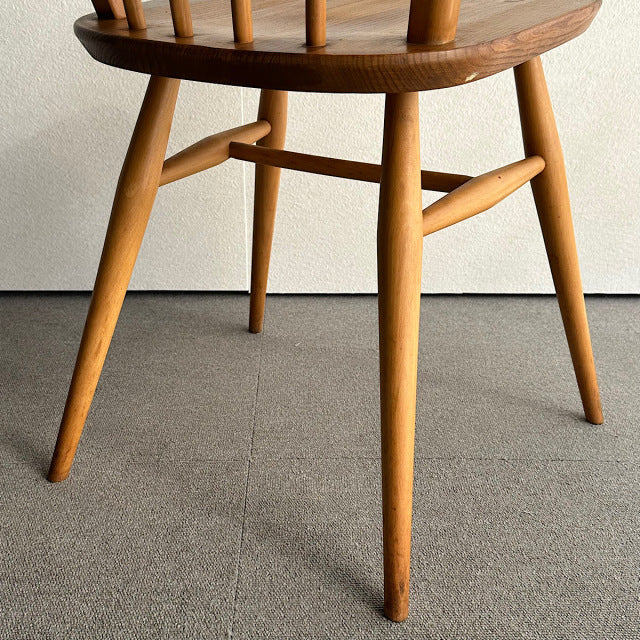 こっちのアーコール　ERCOL フープバックチェア　商品番号25113b