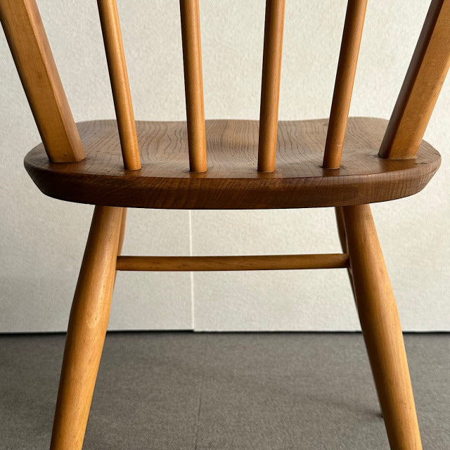こっちのアーコール　ERCOL フープバックチェア　商品番号25113b