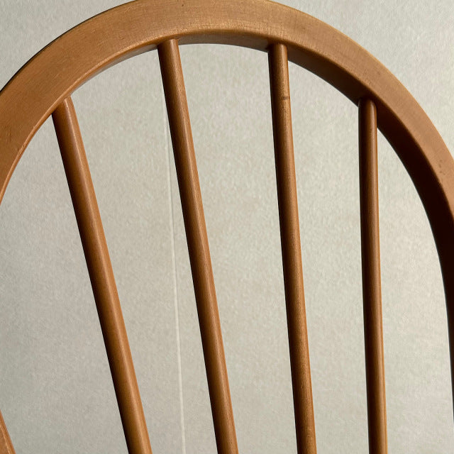 こっちのアーコール　ERCOL フープバックチェア　商品番号25113b