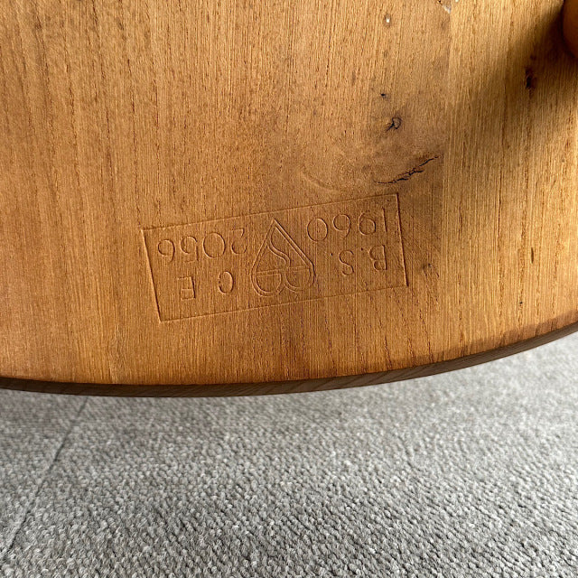 こっちのアーコール　ERCOL フープバックチェア　商品番号25113b
