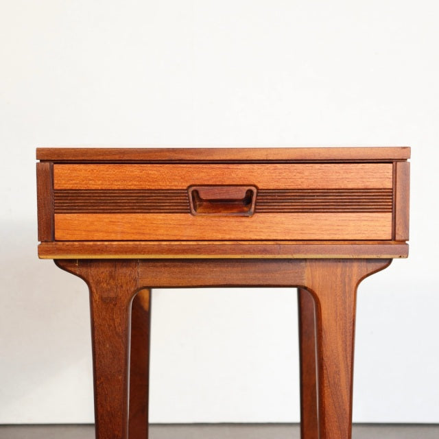 BUTILUXベッドサイドキャビネット【刺さっている】 ItemCode-AVON77a | 送料込