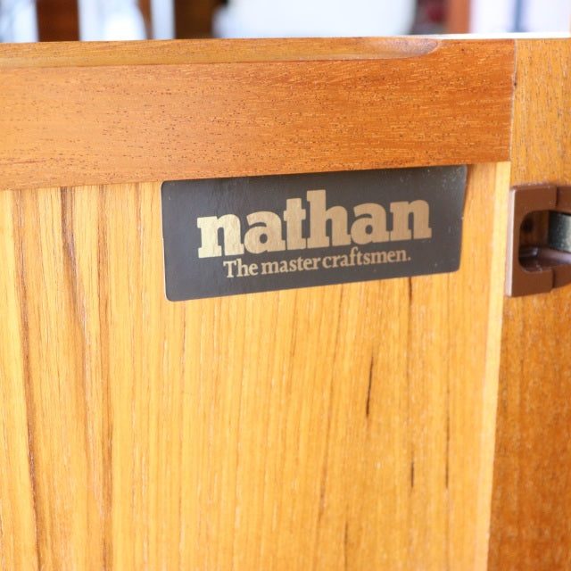 『＋』　ネイサンNATHANのチーク材　収納キャビネット　商品番号24083