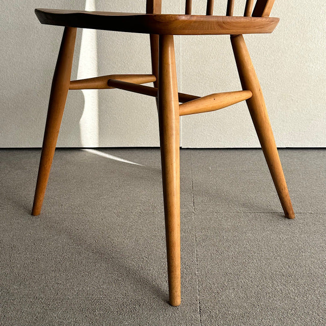 こっちのアーコール　ERCOL フープバックチェア　商品番号25113c