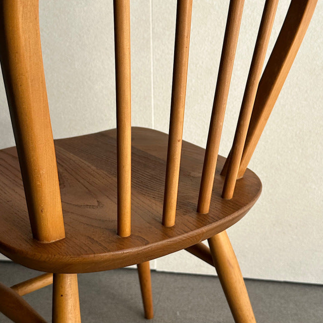 こっちのアーコール　ERCOL フープバックチェア　商品番号25113c