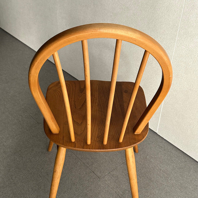 こっちのアーコール　ERCOL フープバックチェア　商品番号25113c