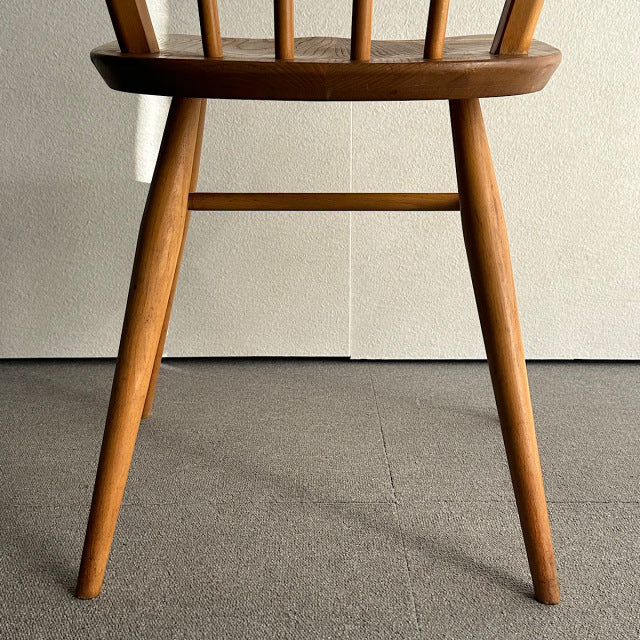 こっちのアーコール　ERCOL フープバックチェア　商品番号25113c