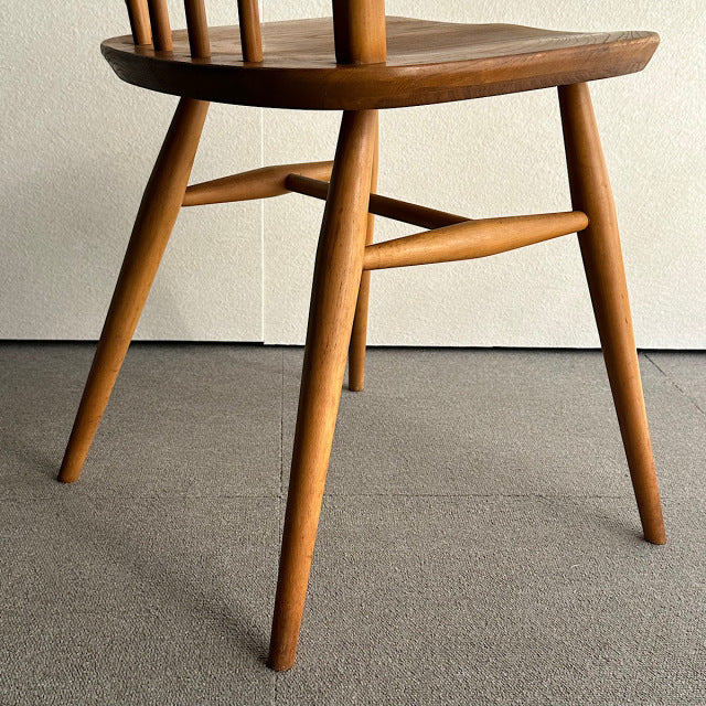 こっちのアーコール　ERCOL フープバックチェア　商品番号25113c