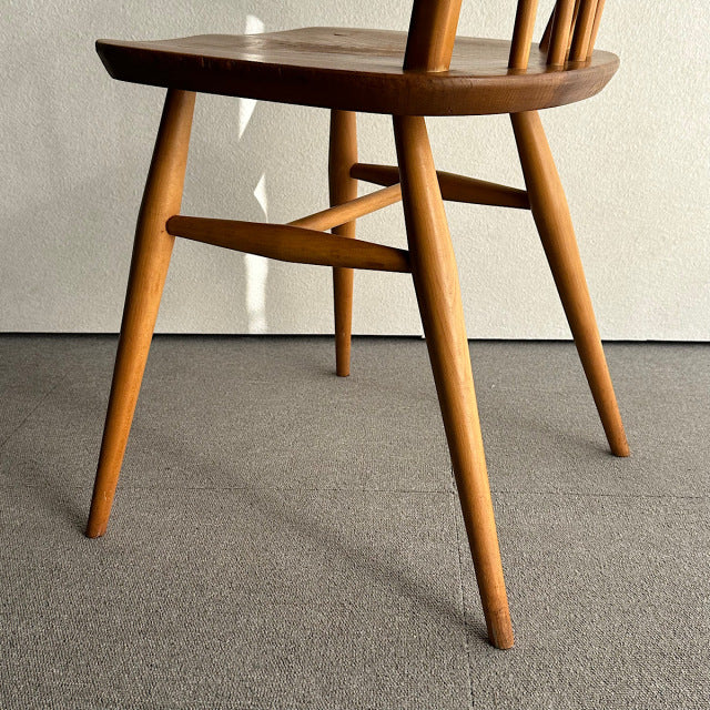 こっちのアーコール　ERCOL フープバックチェア　商品番号25113d