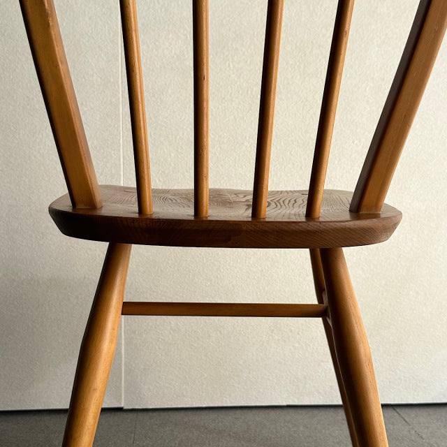 こっちのアーコール　ERCOL フープバックチェア　商品番号25113d
