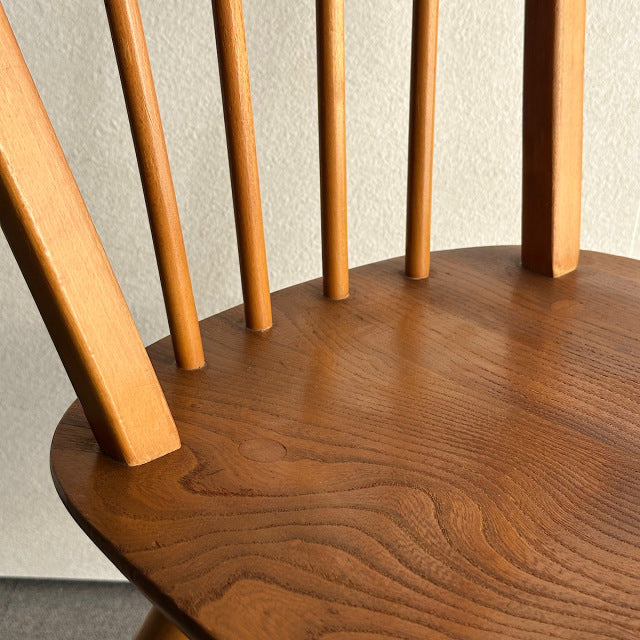 こっちのアーコール　ERCOL フープバックチェア　商品番号25113e