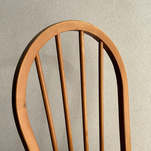 こっちのアーコール　ERCOL フープバックチェア　商品番号25113e