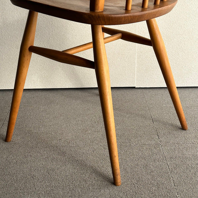 こっちのアーコール　ERCOL フープバックチェア　商品番号25113e