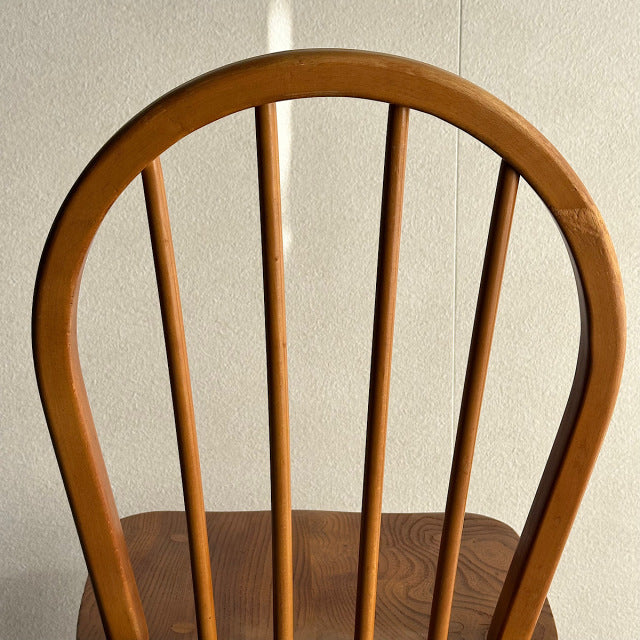 こっちのアーコール　ERCOL フープバックチェア　商品番号25113e