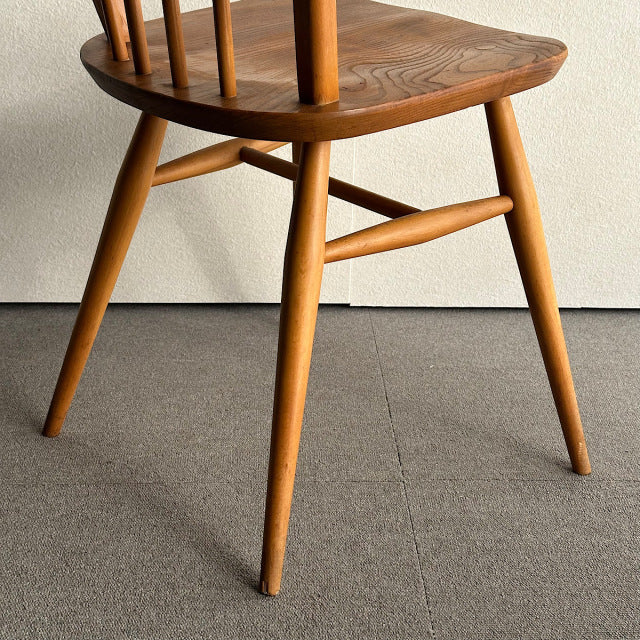 こっちのアーコール　ERCOL フープバックチェア　商品番号25113e