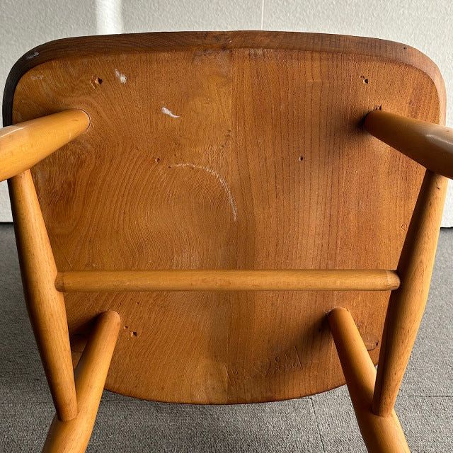 こっちのアーコール　ERCOL フープバックチェア　商品番号25113e