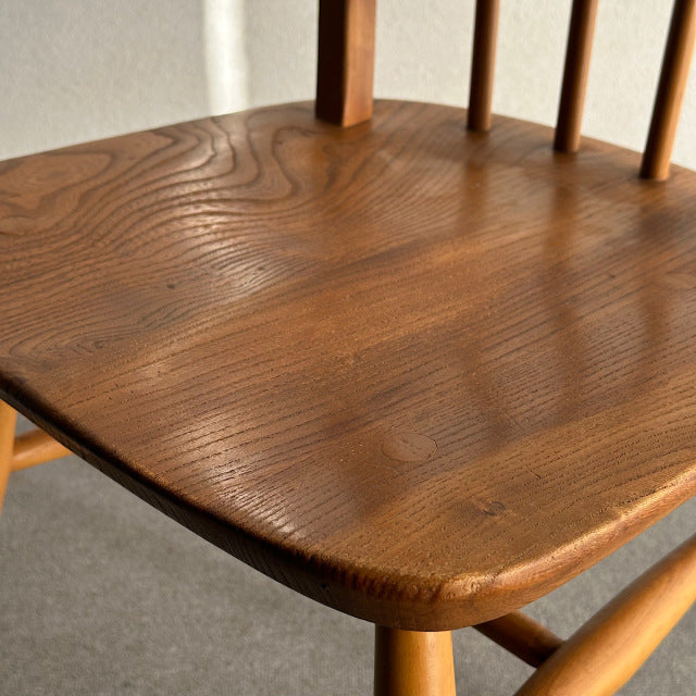 こっちのアーコール　ERCOL フープバックチェア　商品番号25113e