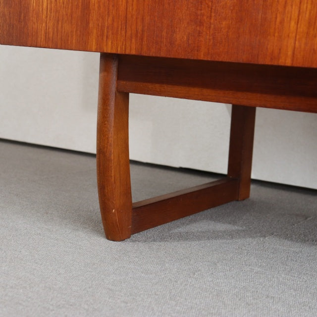 ビューティリティBEAUTILITYサイドボード　「サドフスキー親方はこんな人　エピソードゼロ」　ItemCode-26133