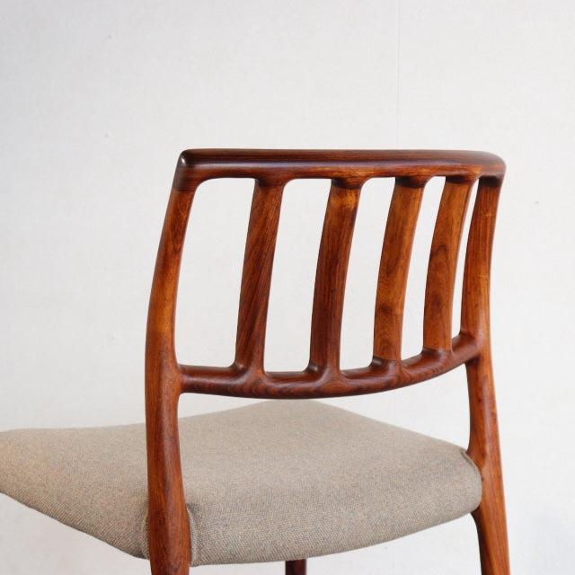 【職人２０％】　J.L.モラー（J.L.Moller）No.83　デンマーク製ダイニングチェア　商品番号27022c
