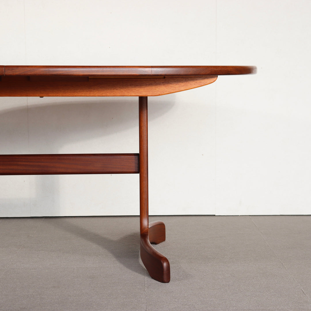 【comingsoon!】 G PLAN OVAL WHALE FIN DINING TABLE ItemCode-DAWN41