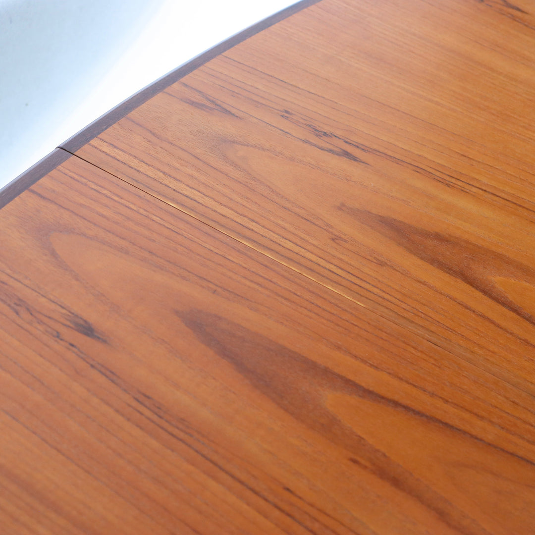 【comingsoon!】 G PLAN OVAL WHALE FIN DINING TABLE ItemCode-DAWN41