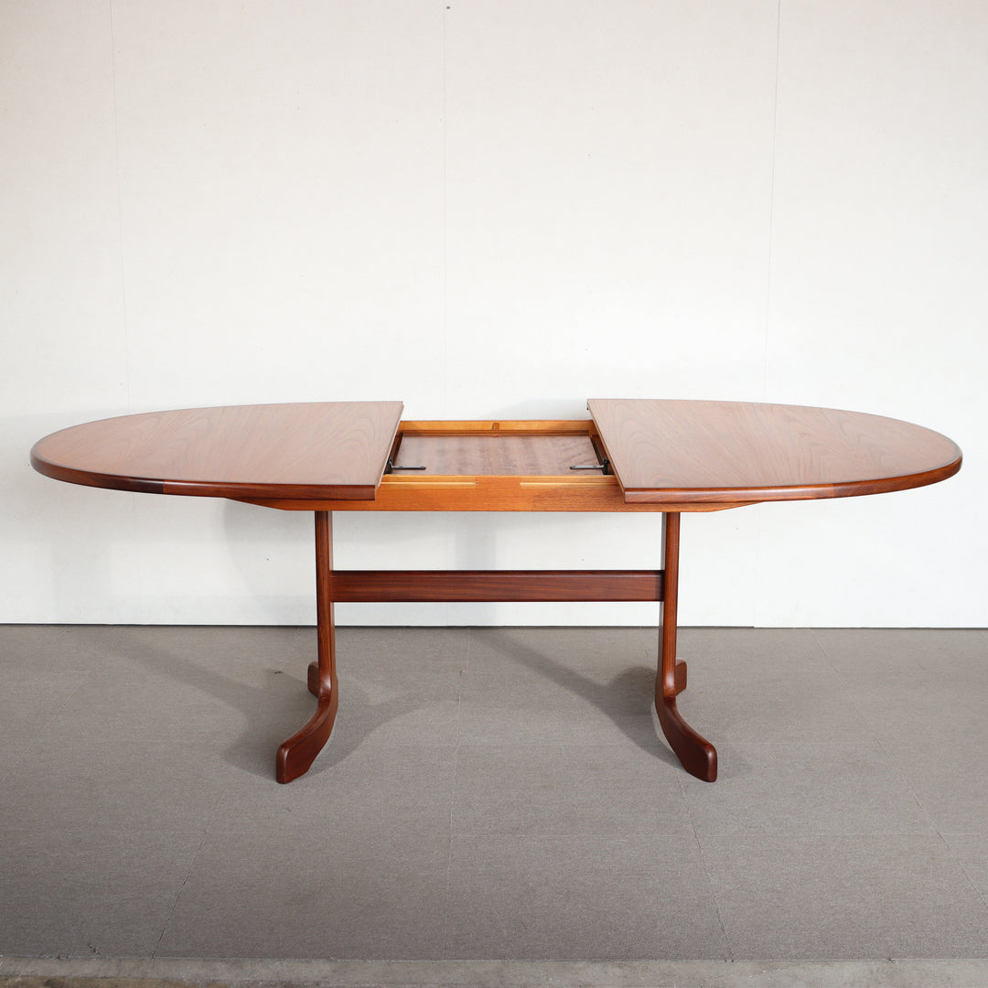 【comingsoon!】 G PLAN OVAL WHALE FIN DINING TABLE ItemCode-DAWN41