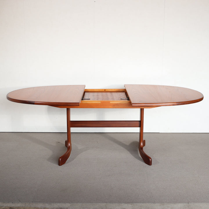 【comingsoon!】 G PLAN OVAL WHALE FIN DINING TABLE ItemCode-DAWN41