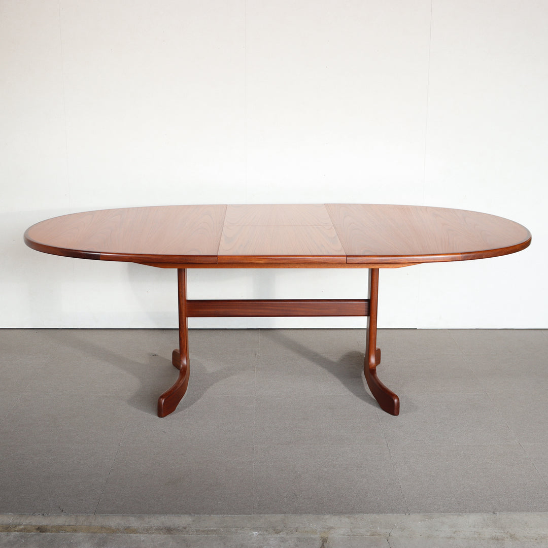 【comingsoon!】 G PLAN OVAL WHALE FIN DINING TABLE ItemCode-DAWN41