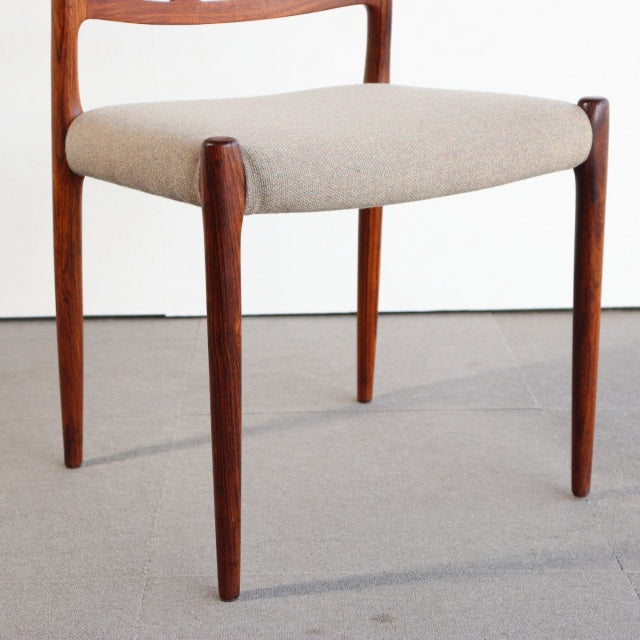 【デザイナー８０％】　J.L.モラー（J.L.Moller）No.83　デンマーク製ダイニングチェア　商品番号27022d