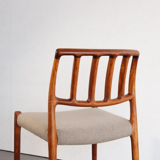 【デザイナー８０％】　J.L.モラー（J.L.Moller）No.83　デンマーク製ダイニングチェア　商品番号27022d