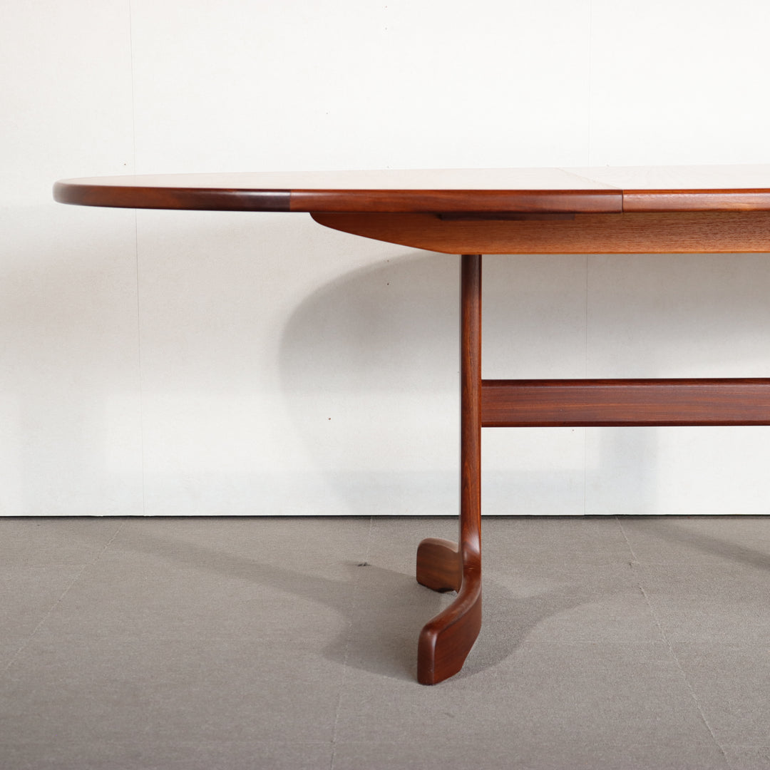 【comingsoon!】 G PLAN OVAL WHALE FIN DINING TABLE ItemCode-DAWN41