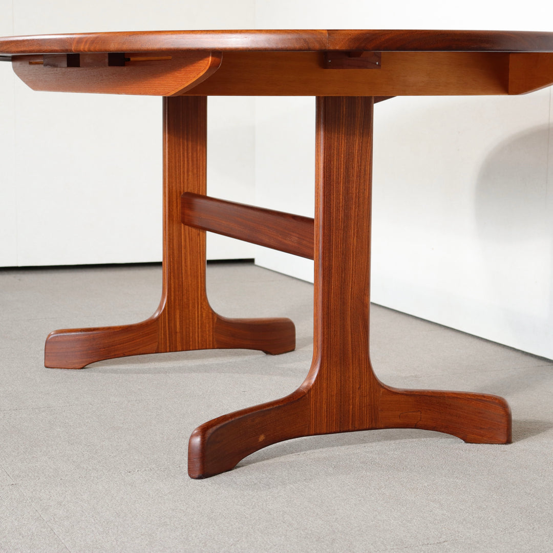 【comingsoon!】 G PLAN OVAL WHALE FIN DINING TABLE ItemCode-DAWN41