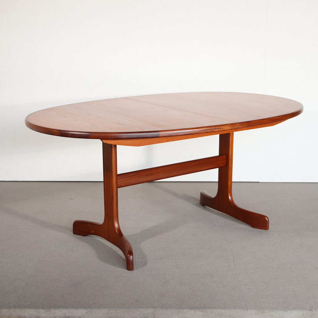 【comingsoon!】 G PLAN OVAL WHALE FIN DINING TABLE ItemCode-DAWN41