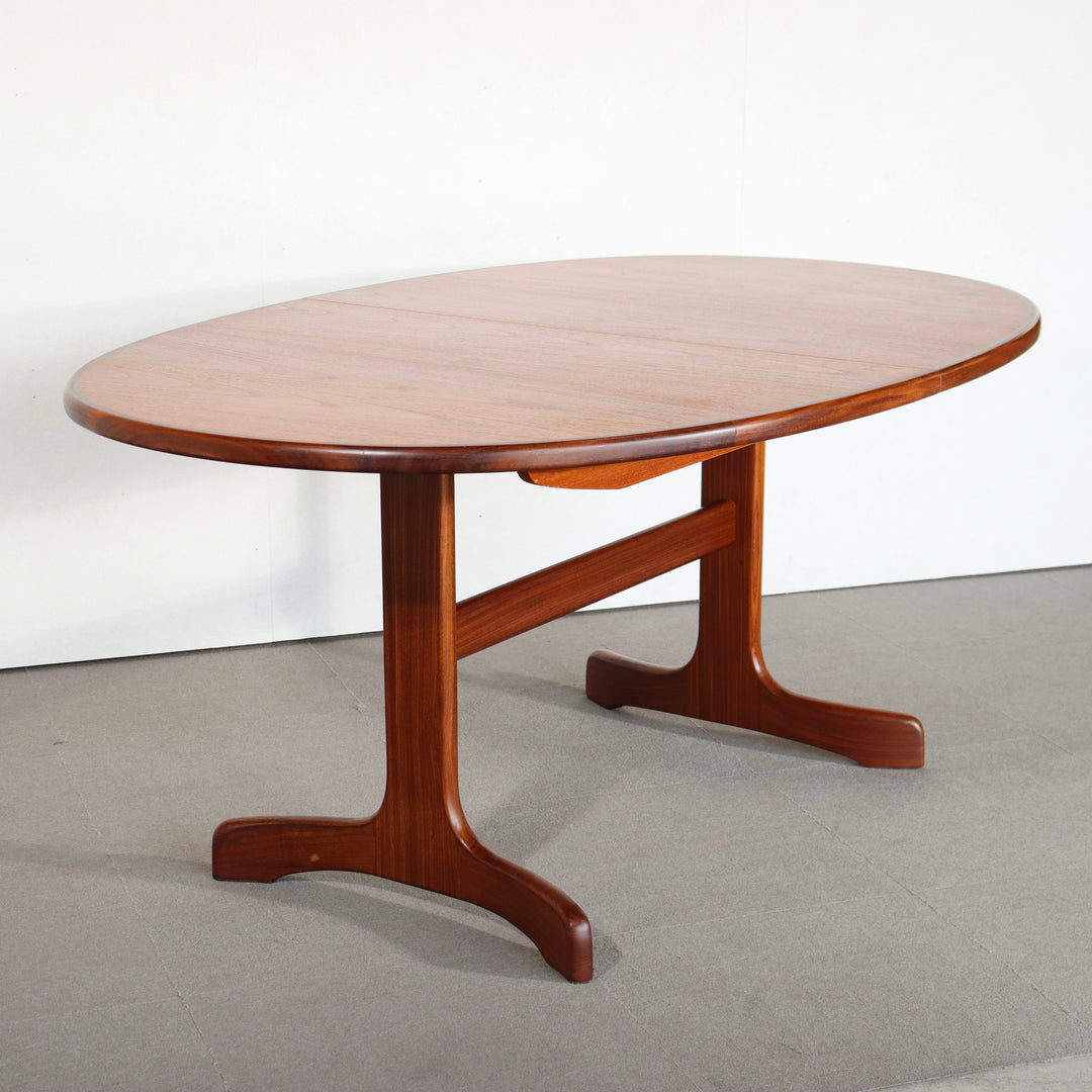 【comingsoon!】 G PLAN OVAL WHALE FIN DINING TABLE ItemCode-DAWN41