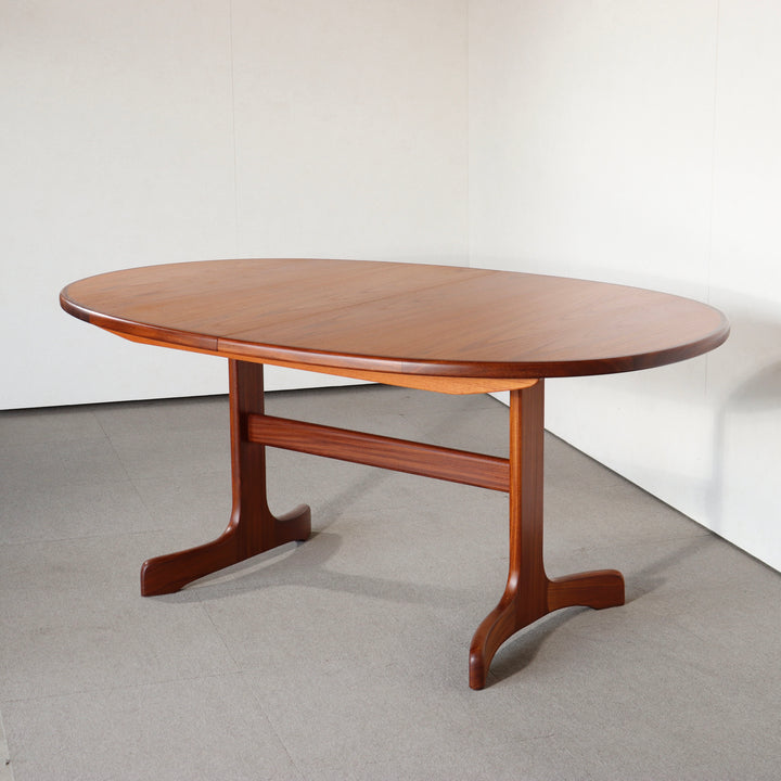 【comingsoon!】 G PLAN OVAL WHALE FIN DINING TABLE ItemCode-DAWN41