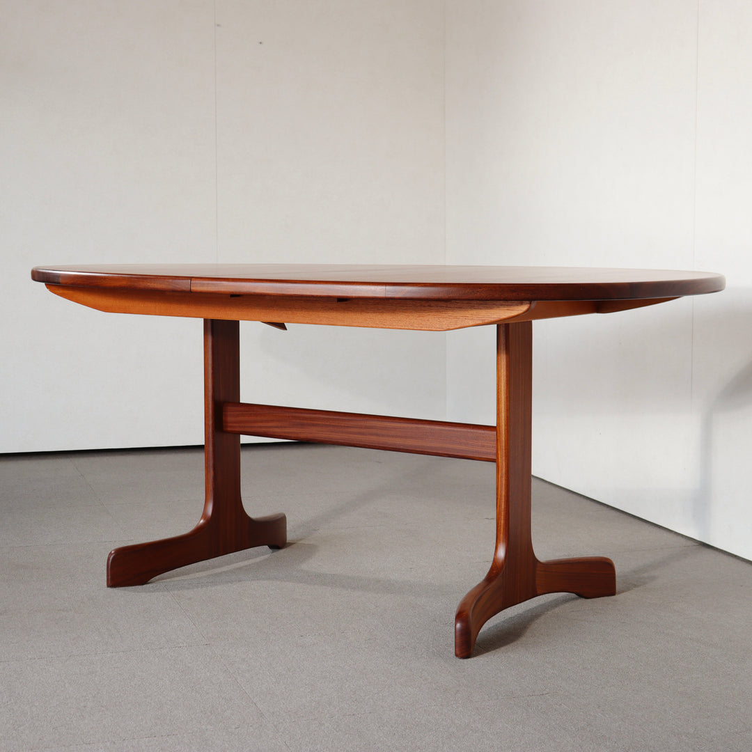 【comingsoon!】 G PLAN OVAL WHALE FIN DINING TABLE ItemCode-DAWN41