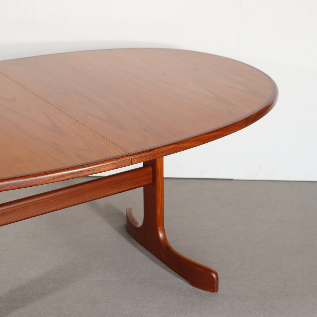 【comingsoon!】 G PLAN OVAL WHALE FIN DINING TABLE ItemCode-DAWN41