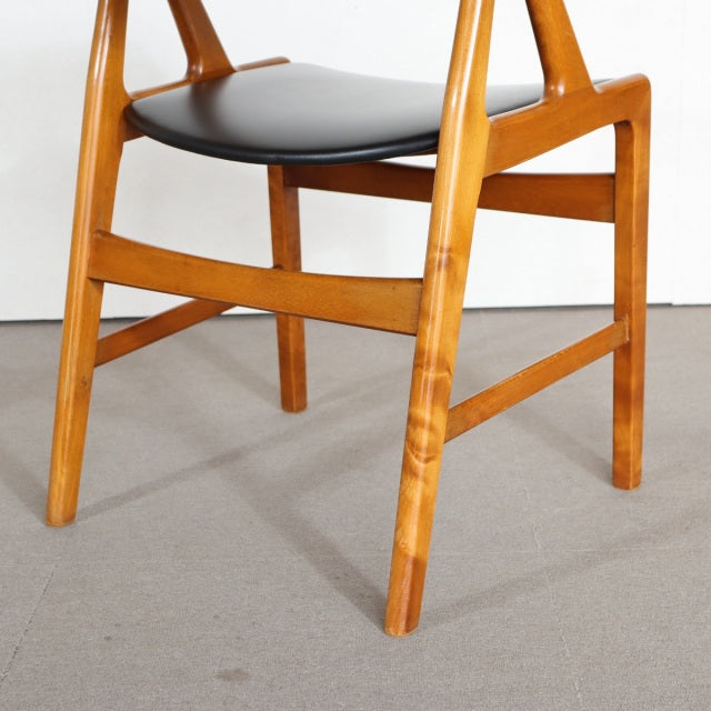 Henning Kjaernulf/model72/ダイニングチェア　デンマーク製　送料込　２脚目以降割引有　商品番号30094a