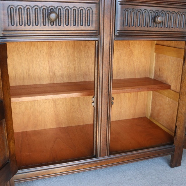 ウェルチグレープ100！　Bennett Woodworkingのウェルシュドレッサー　オーク材　商品番号24041
