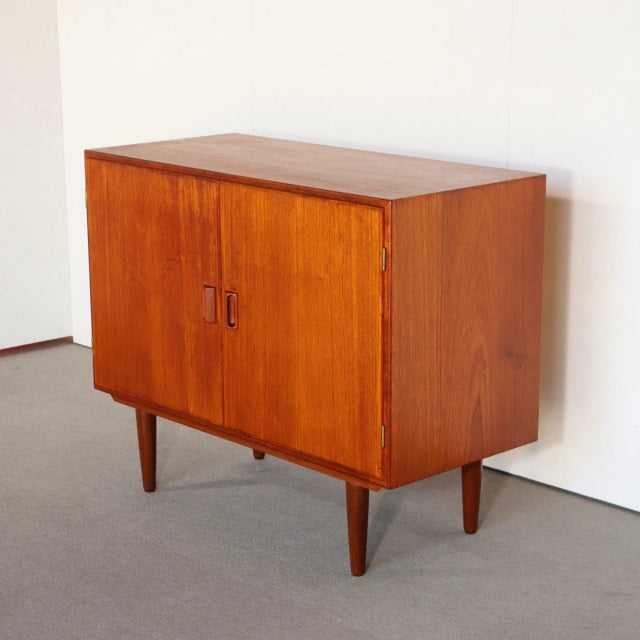 Borge Mogensenキャビネット【ニンマリ】 | ItemCode-VIND22 | 送料込