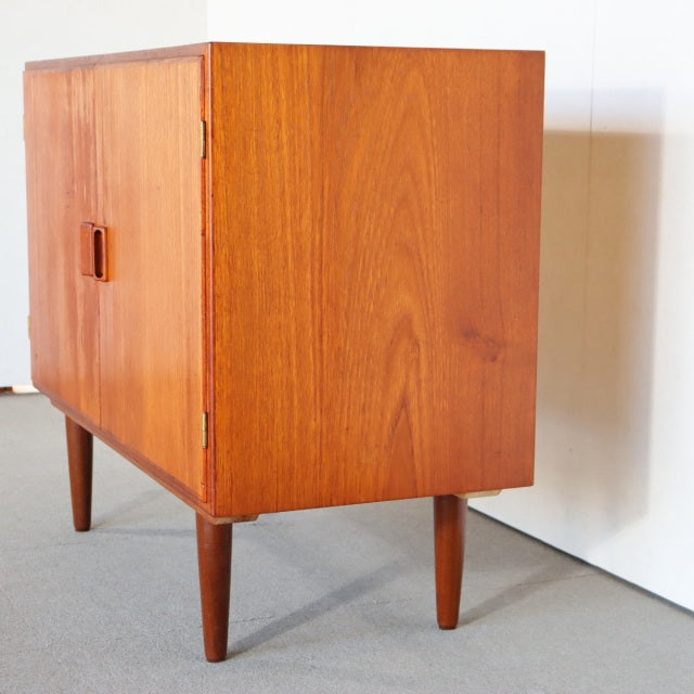 Borge Mogensenキャビネット【ニンマリ】 | ItemCode-VIND22 | 送料込