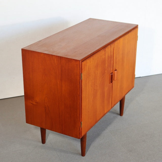 Borge Mogensenキャビネット【ニンマリ】 | ItemCode-VIND22 | 送料込